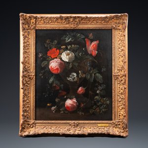 Van Verendael, Nicolaes (1640-1691, attr. to): Floral still life in urn with butterfly, oil on canvas — 照片 2