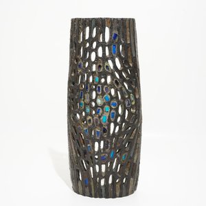 Vandeweghe, Rogier (1923) een brutalistische opengewerkte wandlamp met gekleurd glas, Perignem, ca. 1970 — foto 1
