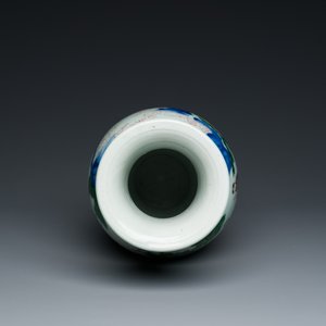 Vase à décor d'immortels en porcelaine de Chine wucai, époque Transition — photo 5