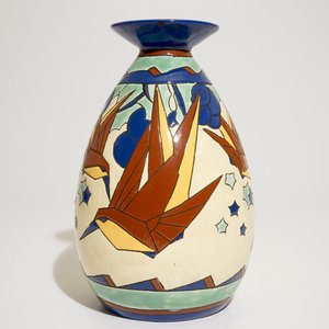 Vase à décor polychrome d’oiseaux stylisés en vol, Charles Catteau pour Boch Frères Keramis, ca. 1931 — photo 2