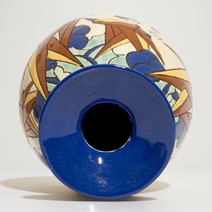 Vase à décor polychrome d’oiseaux stylisés en vol, Charles Catteau pour Boch Frères Keramis, ca. 1931 — photo 6