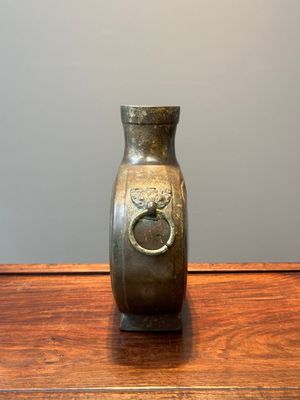 Vase archaïque de type 'bianhu' en bronze, Chine, Han — photo 2