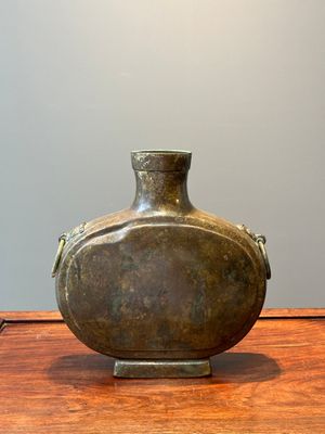Vase archaïque de type 'bianhu' en bronze, Chine, Han — photo 3