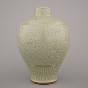 Vase céladon gravé en porcelaine de Chine, probablement Ming Longquan — photo 7
