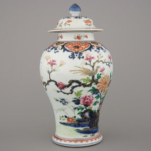 Vase couvert en porcelaine de Chine à décor floral Imari, Qianlong, 18e — photo 5