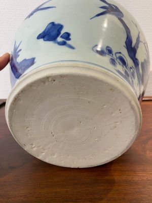 Vase couvert en porcelaine de Chine en bleu et blanc, époque Transition — photo 12