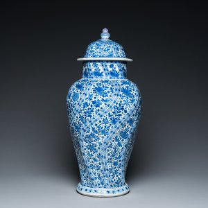 Vase couvert en porcelaine de Chine en bleu et blanc, Kangxi — photo 2