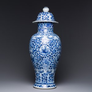 Vase couvert en porcelaine de Chine en bleu et blanc, Kangxi — photo 2