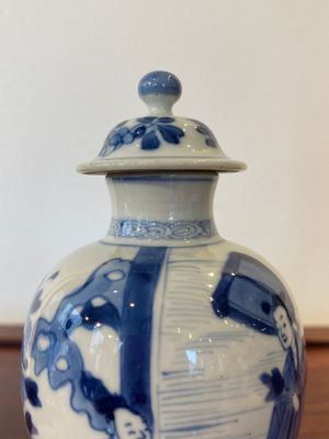Vase couvert en porcelaine de Chine en bleu et blanc, marque Yu, Kangxi — photo 4