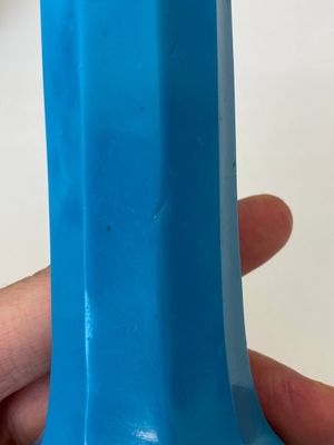 Vase de forme bouteille à facettes en verre de Pékin en bleu turquoise, Chine, marque et époque de Qianlong — photo 9