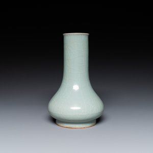 Vase de forme bouteille en porcelaine de Chine céladon de Longquan, Song/Ming — photo 2