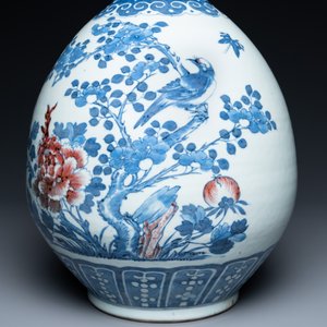 Vase de forme bouteille en porcelaine de Chine en bleu, blanc et rouge de cuivre, 19ème — photo 11