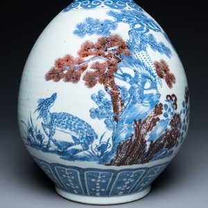 Vase de forme bouteille en porcelaine de Chine en bleu, blanc et rouge de cuivre, 19ème — photo 10