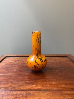 Vase de forme bouteille en verre de Pékin de couleur ambre tacheté, Chine, marque et époque de Xianfeng — photo 2