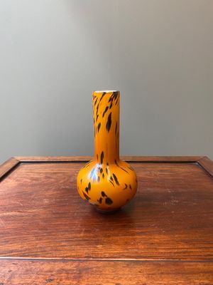 Vase de forme bouteille en verre de Pékin de couleur ambre tacheté, Chine, marque et époque de Xianfeng — photo 3