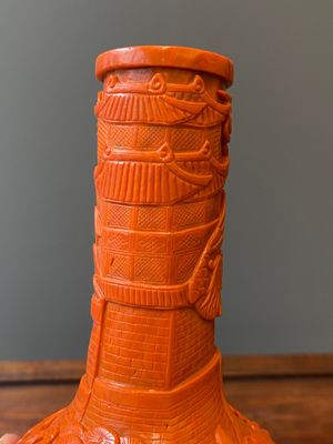 Vase de forme bouteille en verre de Pékin en rouge de corail, marque et probablement époque de Daoguang — photo 15