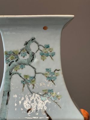 Vase de forme carrée en porcelaine de Chine qianjiang cai, signé Huang Ruming 黃汝銘, 19/20ème — photo 15