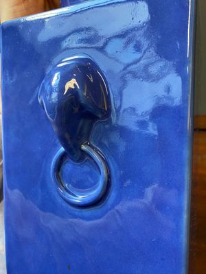 Vase de forme 'cong' en porcelaine de Chine en bleu monochrome, marque et époque de Guangxu — photo 7