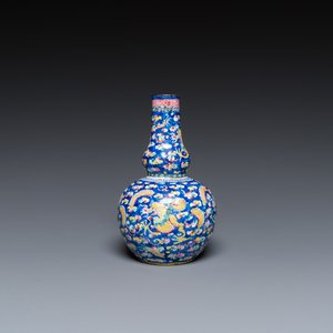 Vase de forme double gourde en émaux de Canton à décor de dragons, Chine, marque de Shangxin 赏心, Qianlong — photo 2