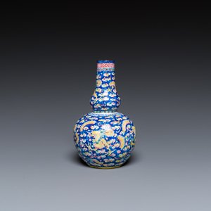 Vase de forme double gourde en émaux de Canton à décor de dragons, Chine, marque de Shangxin 赏心, Qianlong — photo 4