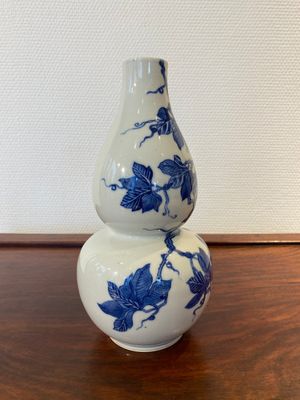 Vase de forme double gourde en porcelaine de Chine en bleu et blanc, 19ème — photo 2