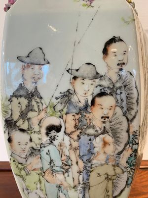 Vase de forme hexagonale en porcelaine de Chine qianjiang cai, signé Ma Qingyun 馬慶雲, daté 1917 — photo 3