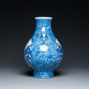 Vase de forme 'hu' en porcelaine de Chine en bleu et blanc, marque de Qianlong, République — photo 2