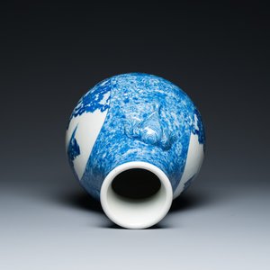 Vase de forme 'hu' en porcelaine de Chine en bleu et blanc, marque de Qianlong, République — photo 5