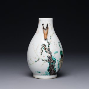 Vase de forme 'hu' en porcelaine de Chine famille rose à décor de paons, marque de Yongzheng, 19ème — photo 2