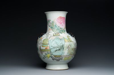 Vase de forme 'hu' en porcelaine de Chine qianjiang cai à décor d'antiquités, signé Xu Pinheng 許品衡, marque de Tongzhi, 19/20ème