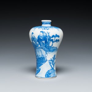 Vase de forme 'meiping' en porcelaine de Chine en bleu et blanc, marque de Qianlong, République — photo 1