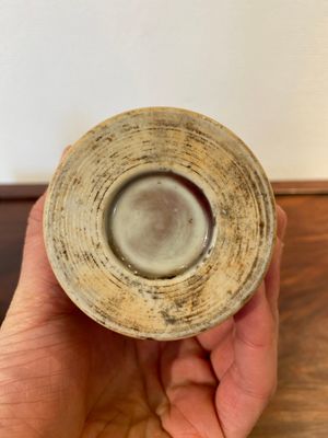 Vase de forme 'meiping' en porcelaine de Chine en rouge de cuivre monochrome sur socle en bois, République — photo 4