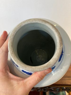 Vase de forme rouleau en porcelaine de Chine en bleu, blanc et rouge de cuivre à sujet narratif, Kangxi — photo 5