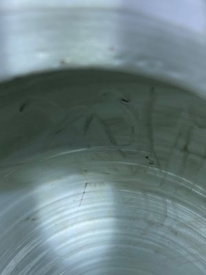 Vase de forme rouleau en porcelaine de Chine en bleu, blanc et rouge de cuivre à sujet narratif, Kangxi — photo 9