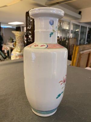 Vase de forme rouleau en porcelaine de Chine famille rose, marque de Daoguang, 19ème — photo 4