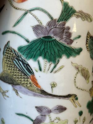 Vase de forme rouleau en porcelaine de Chine famille verte à décor de canard mandarin et lotus, 19ème — photo 10