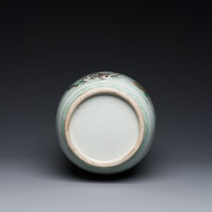 Vase de forme rouleau en porcelaine de Chine famille verte à décor des 'Huit immortels', Kangxi — photo 6