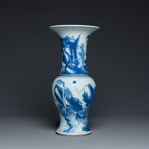 Vase de forme 'yenyen' en porcelaine de Chine en bleu et blanc à décor de figures dans un paysage, 19/20ème — photo 1