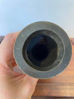 Vase de type 'hu' en bronze, marque et probablement époque de Qianlong — photo 4