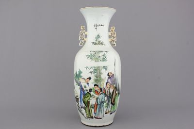 Vase en porcelaine de Chine avec élèves et peintres étudiant le bambou, 19e