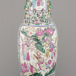 Vase en porcelaine de Chine avec scène de palais, famille rose, 19e — photo 4