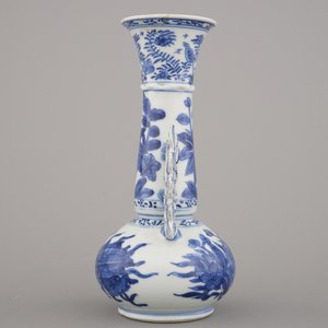 Vase en porcelaine de Chine, bleu et blanc, style verre de Venise, Kangxi — photo 3