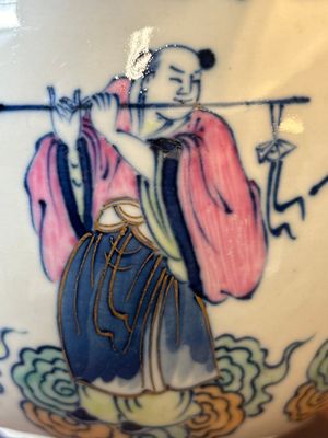 Vase en porcelaine de Chine doucai à décor de huit immortels, marque de Qianlong, République — photo 9