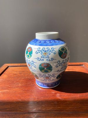 Vase en porcelaine de Chine doucai, marque et époque de Daoguang — photo 3