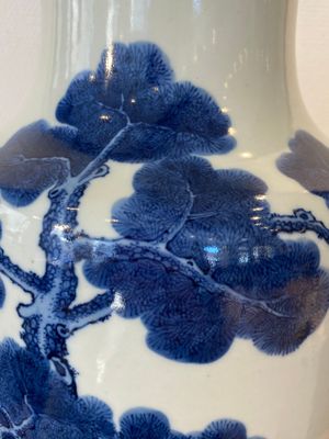 Vase en porcelaine de Chine en bleu et blanc à décor d'un cerf et d'une grue, marque de Tao Cheng Tang 陶成堂, 18/19ème — photo 16