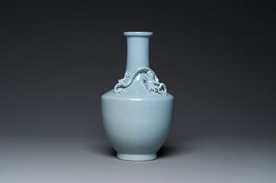 Vase en porcelaine de Chine en claire de lune monochrome, marque de Yongzheng, République