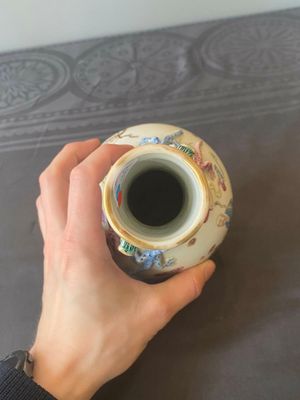 Vase en porcelaine de Chine famille rose à décor de '18 Luohan', 19ème — photo 10