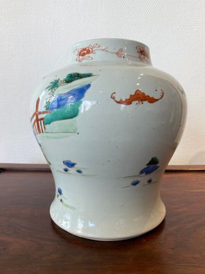Vase en porcelaine de Chine famille rose à décor de garçons jouant, Yongzheng — photo 3