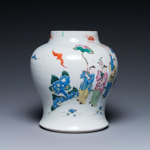 Vase en porcelaine de Chine famille rose à décor de garçons jouant, Yongzheng — photo 3