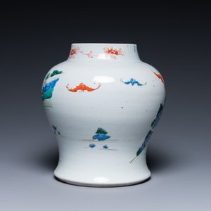 Vase en porcelaine de Chine famille rose à décor de garçons jouant, Yongzheng — photo 4